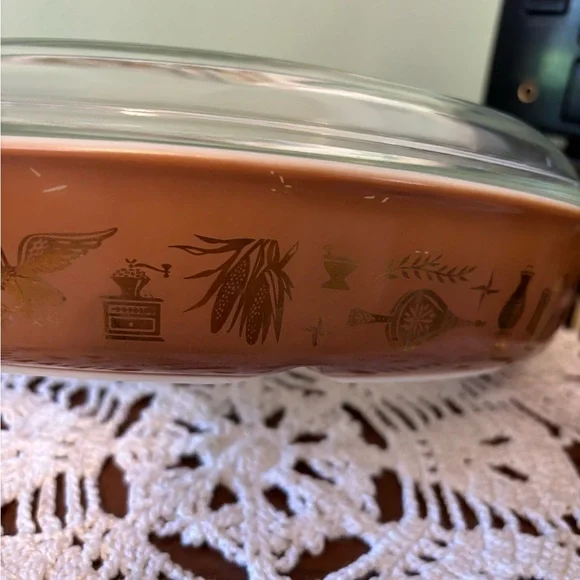 Pyrex 1.5 Qt Divided Casserole Dish Early American Brown Gold with Lid Vintage - Picture 4 of 9